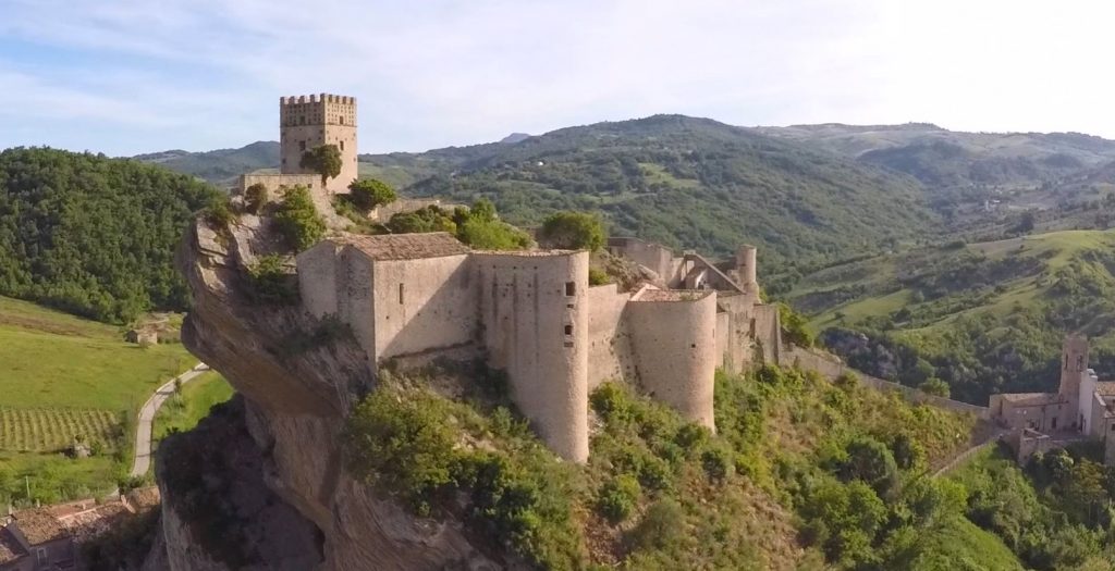 roccascalegna-castle