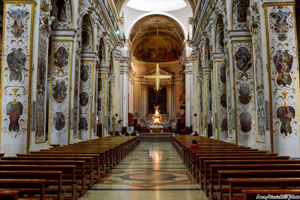 Interno-cattedrale-di-caltanissetta