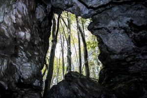 alpi-apuane-trekking-grotta