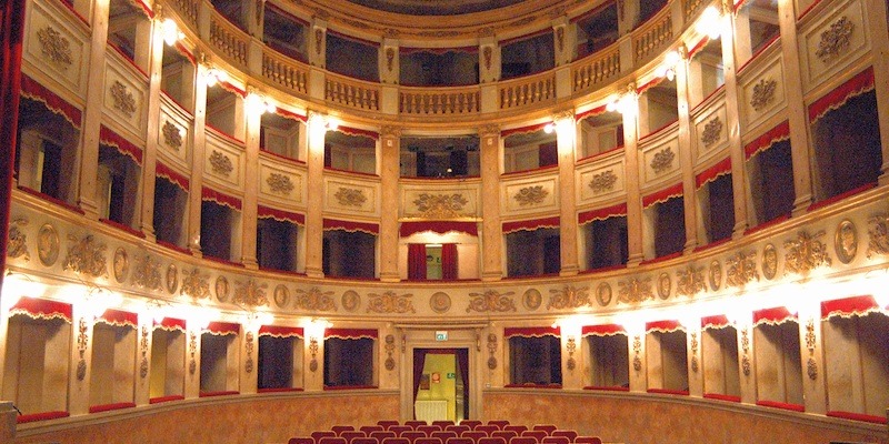 modena-teatro-comunale-luciano-pavarotti