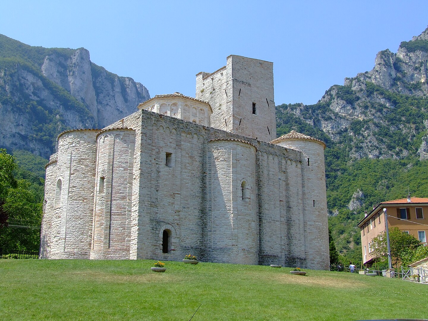 frasassi-genga-abbazia san vittorio